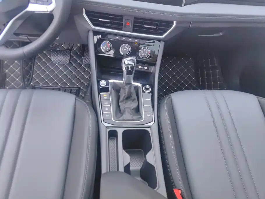 Volkswagen Sagitar — миниатюра 16