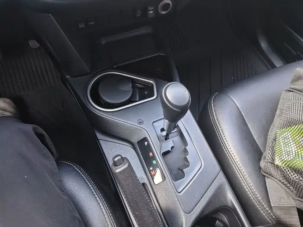 Toyota RAV4 — миниатюра 19