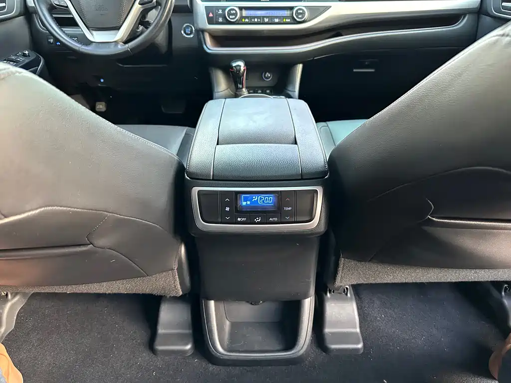 Toyota Highlander — миниатюра 14