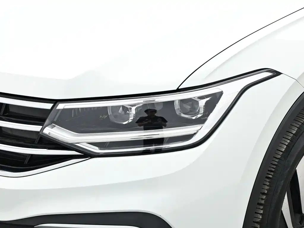 Volkswagen Tiguan L — миниатюра 17