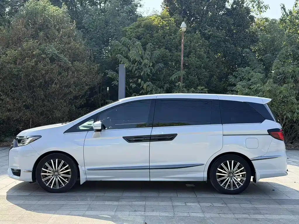 Honda Elysion — миниатюра 5