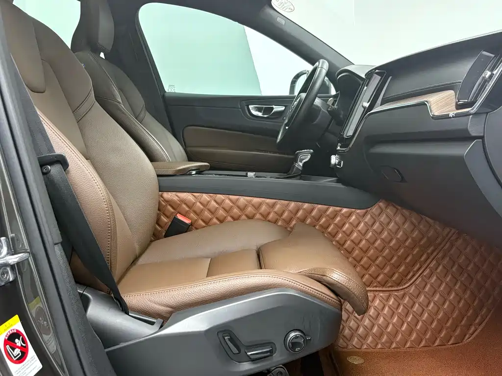 Volvo XC60 — миниатюра 8