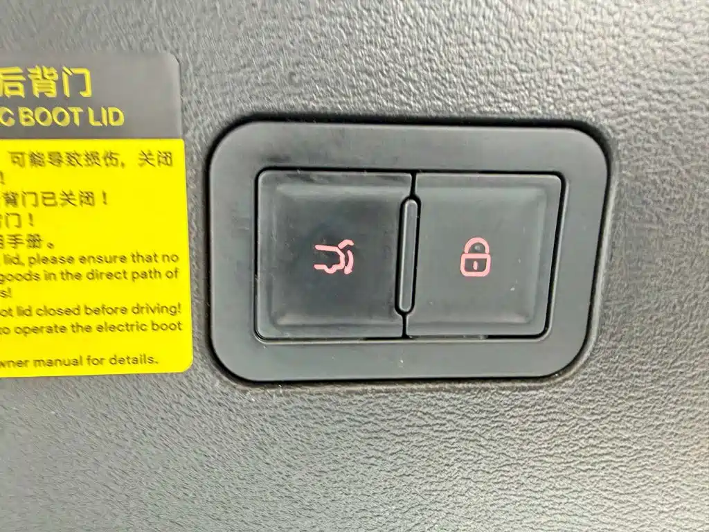 BYD L EV — миниатюра 21