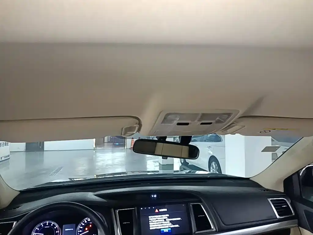 Toyota Highlander — миниатюра 18