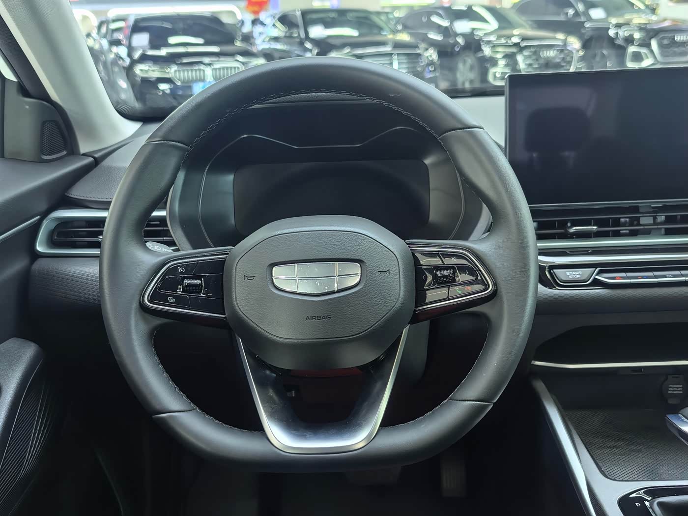 Geely Emgrand 1.5 л 2025 г. Белый, пробег 3200 км
