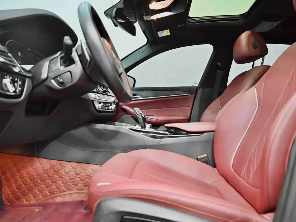 BMW 5 Series — миниатюра 11