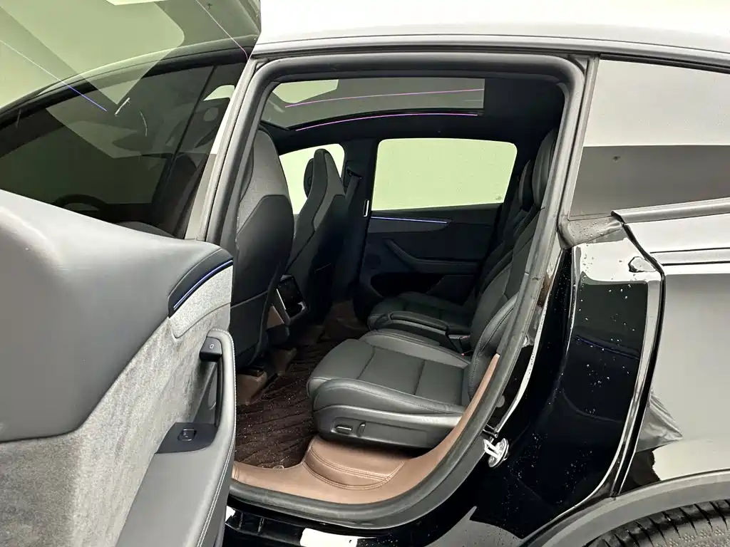 Tesla Model Y L — миниатюра 15