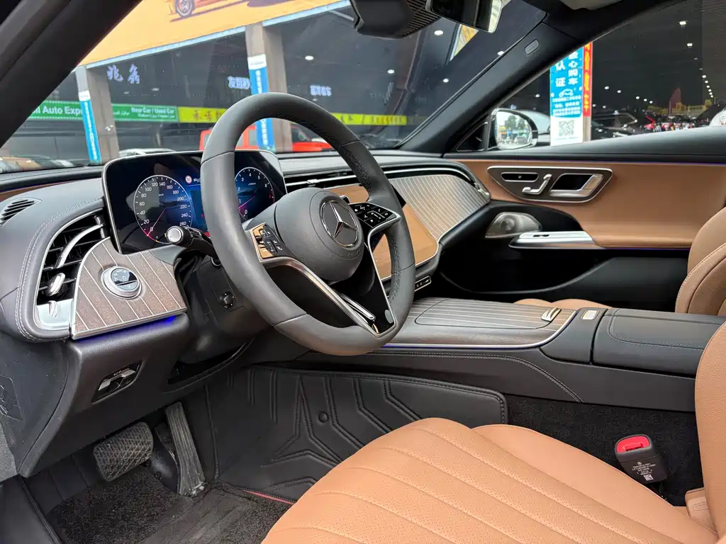 Mercedes-Benz E-Class — миниатюра 4