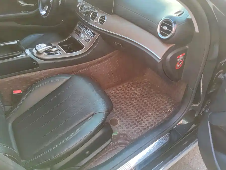 Mercedes-Benz E-Class — миниатюра 8