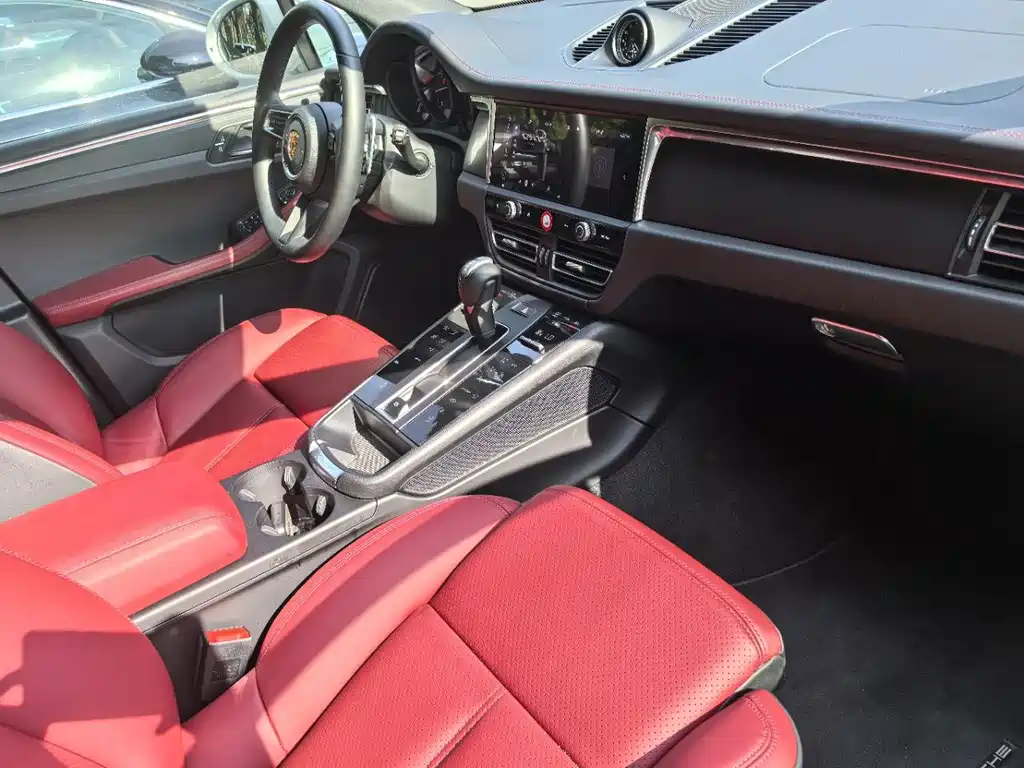 Porsche Macan — миниатюра 14