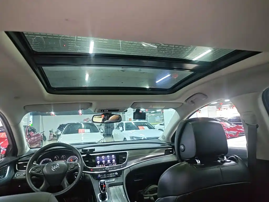 Buick LaCrosse — миниатюра 18