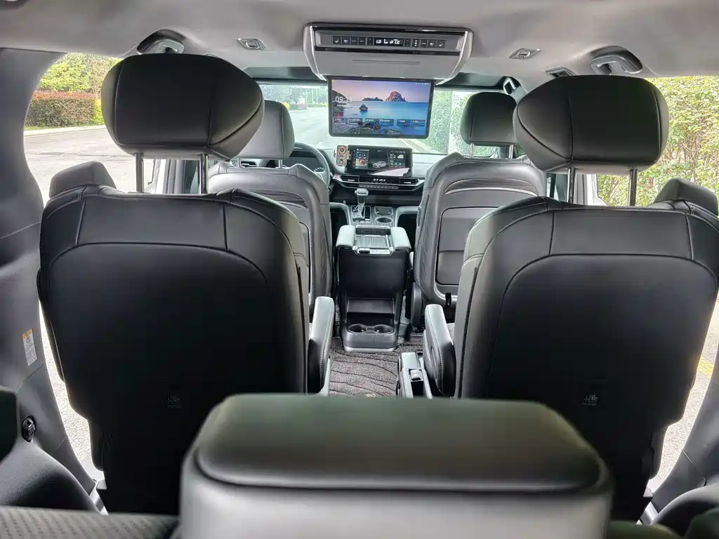 Toyota Sienna — миниатюра 13