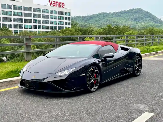 LAMBORGHINI HURACÁN 2022