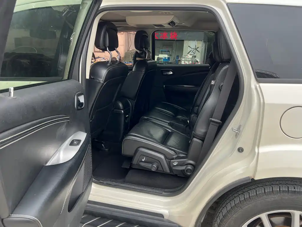 Dodge Journey — миниатюра 5