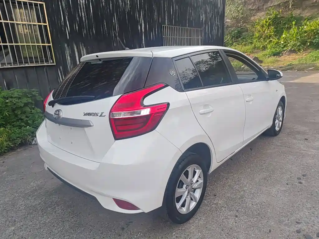 Toyota Yaris L — миниатюра 7