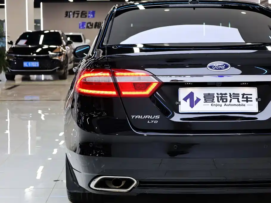 Ford Taurus — миниатюра 8
