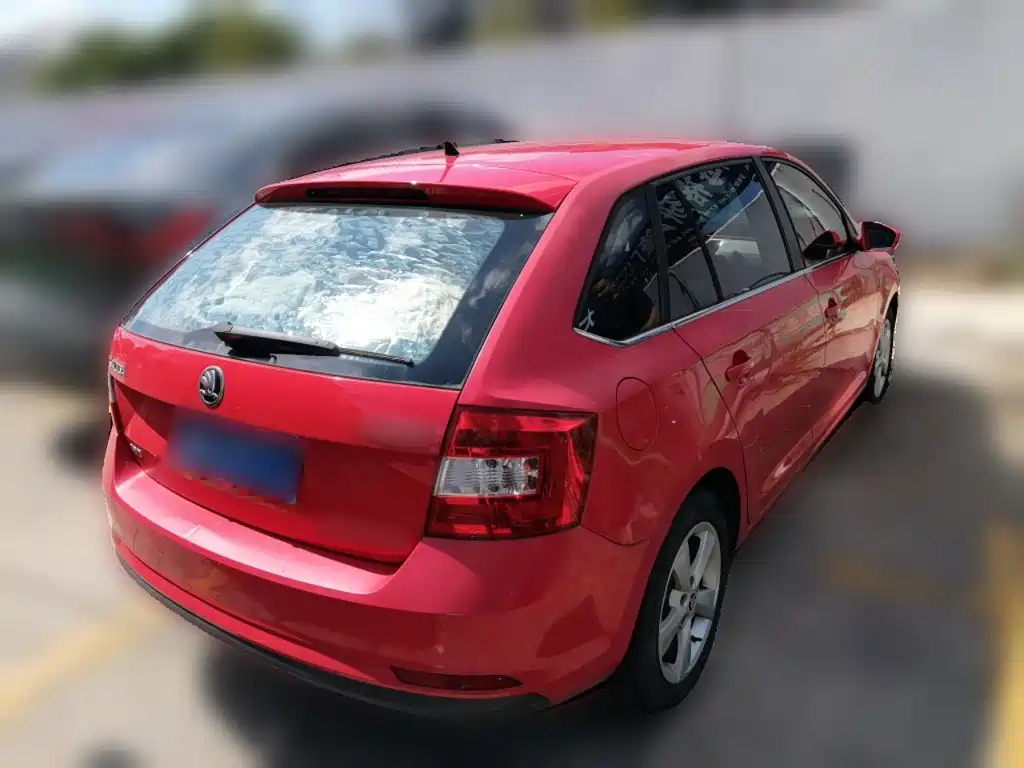 Skoda Rapid Spaceback — миниатюра 5