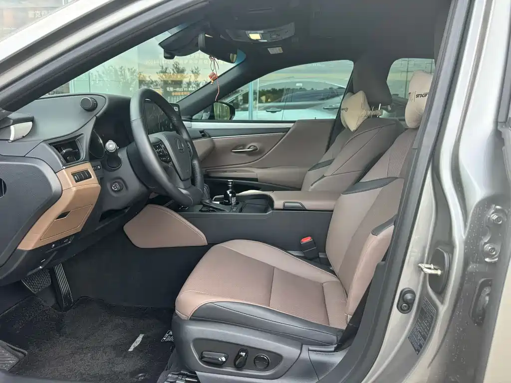 Lexus ES 2025 200 Premium