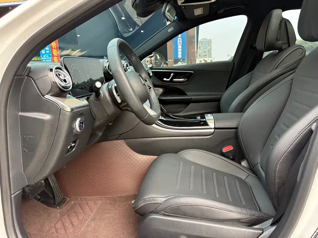 Mercedes-Benz C-Class — миниатюра 12