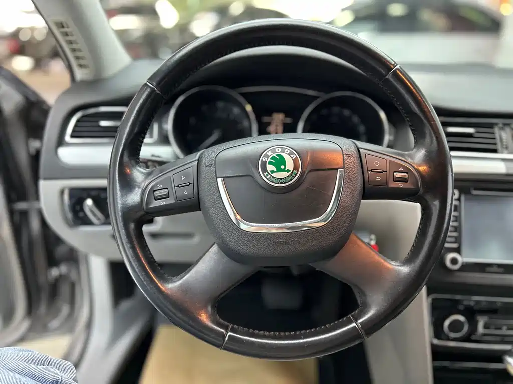 Skoda Superb — миниатюра 16