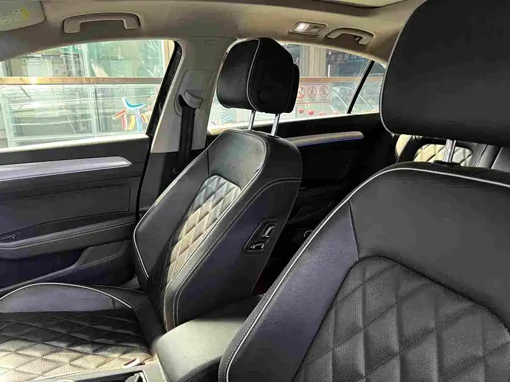 Volkswagen Magotan PHEV — миниатюра 6