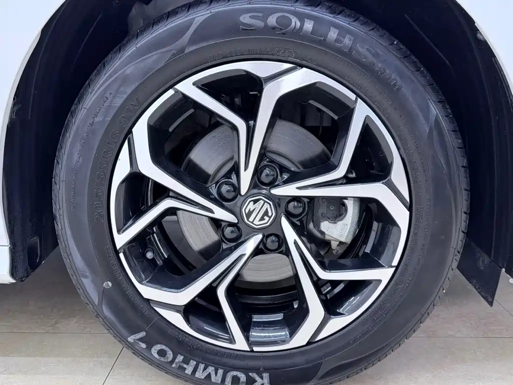MG MG5 — миниатюра 25