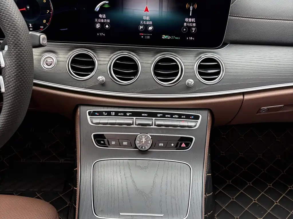 Mercedes-Benz E-Class — миниатюра 11