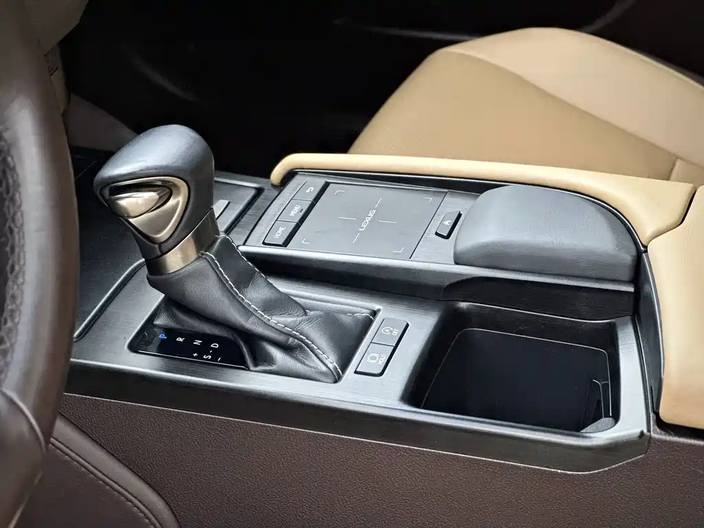 Lexus ES — миниатюра 15