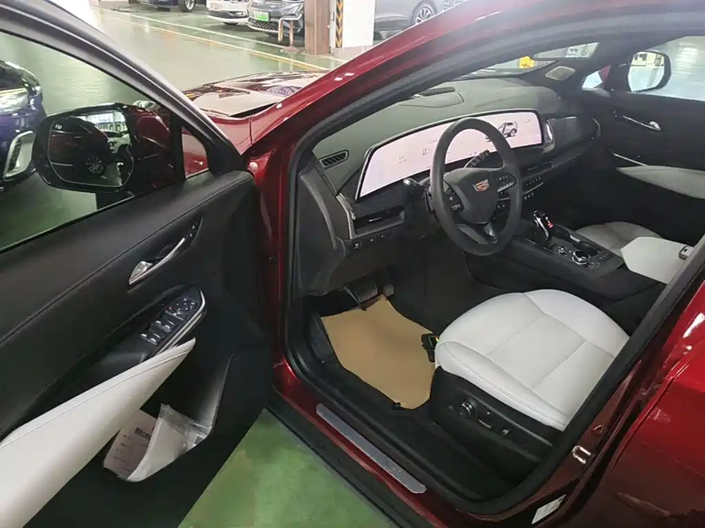 Cadillac XT4 — миниатюра 16