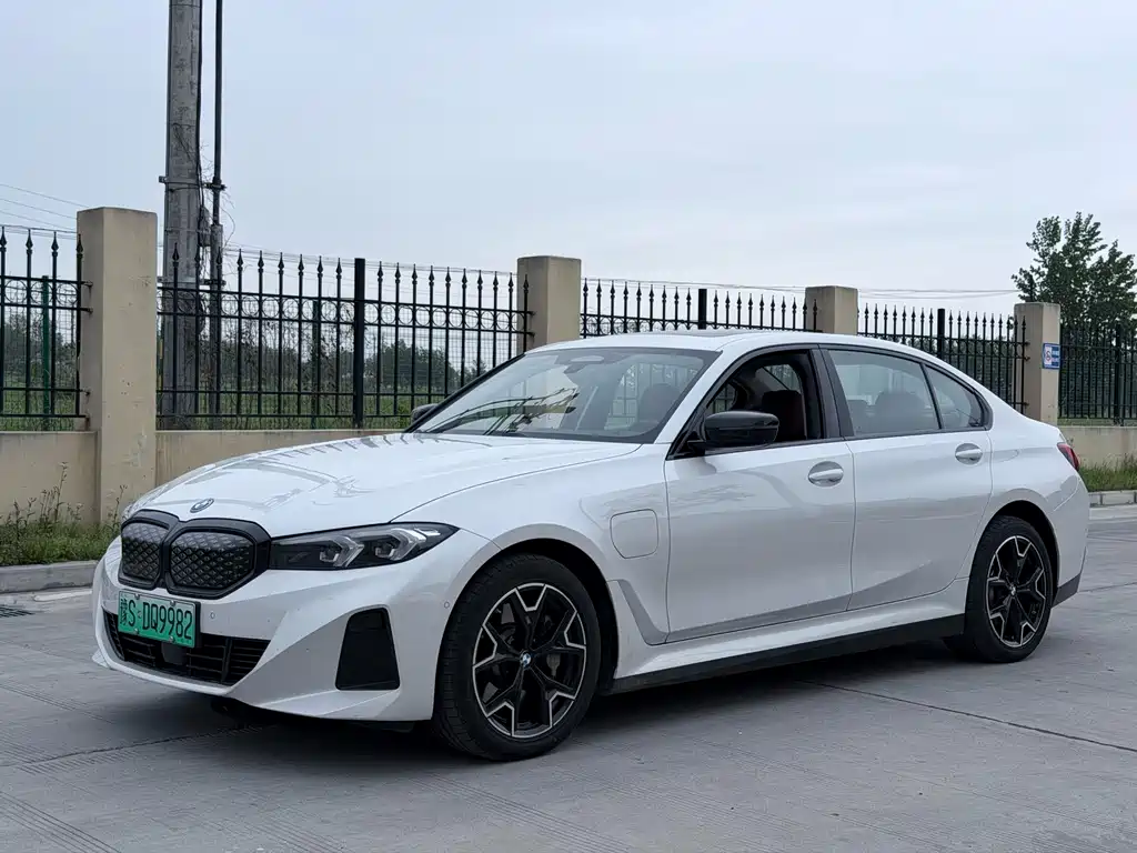 BMW i3 2024