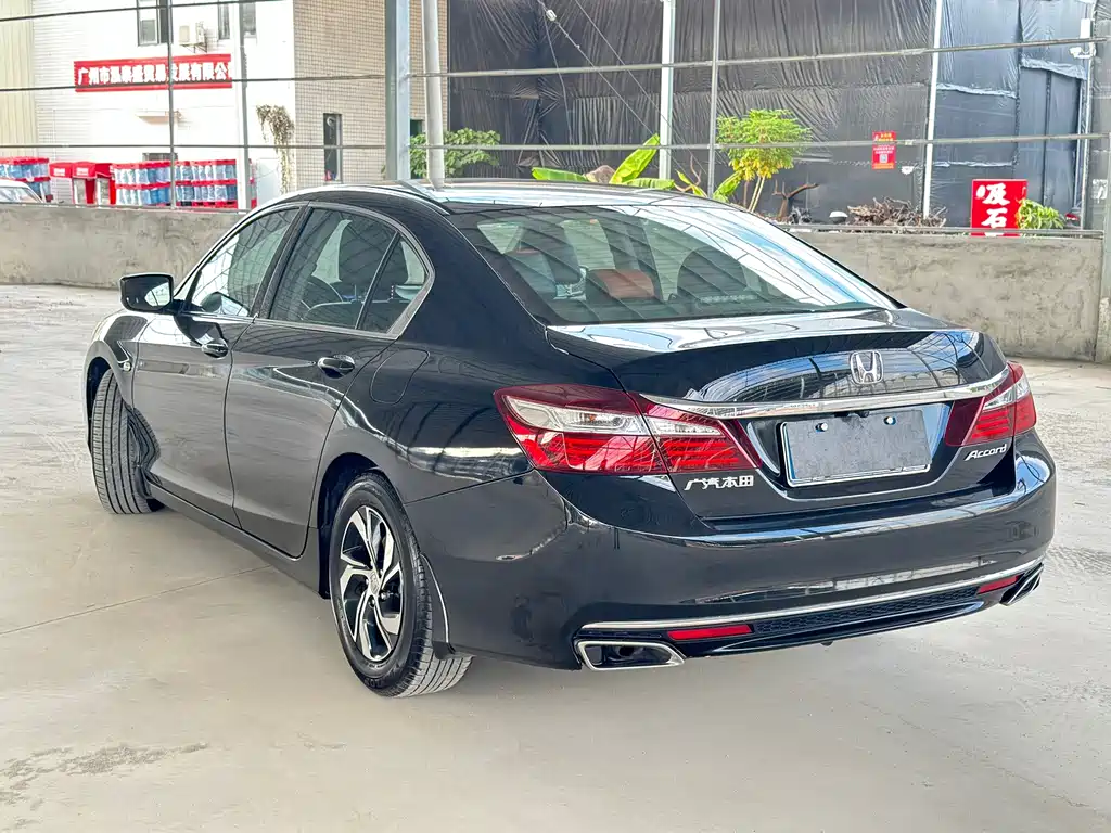 Honda Accord — миниатюра 14