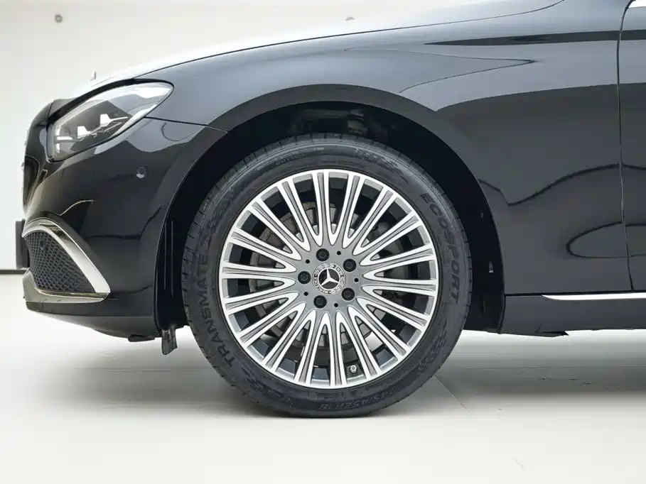 Mercedes-Benz E-Class — миниатюра 13
