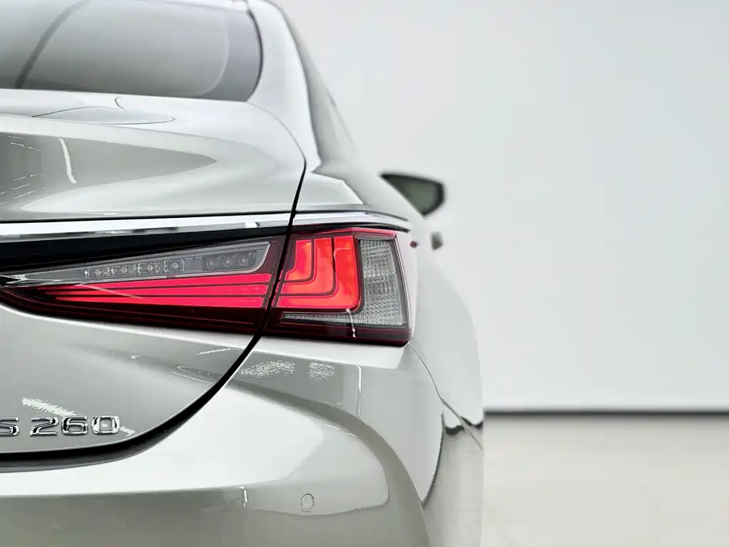 Lexus ES — миниатюра 14