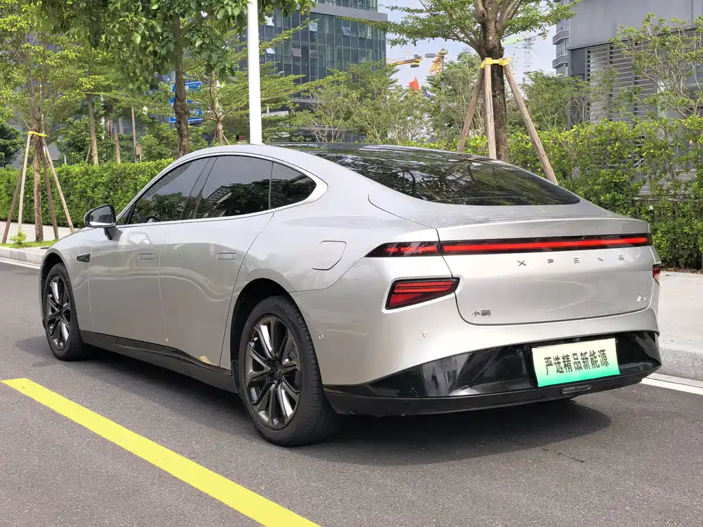 XPeng P7 — миниатюра 6