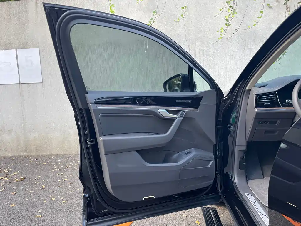 Volkswagen Touareg — миниатюра 20