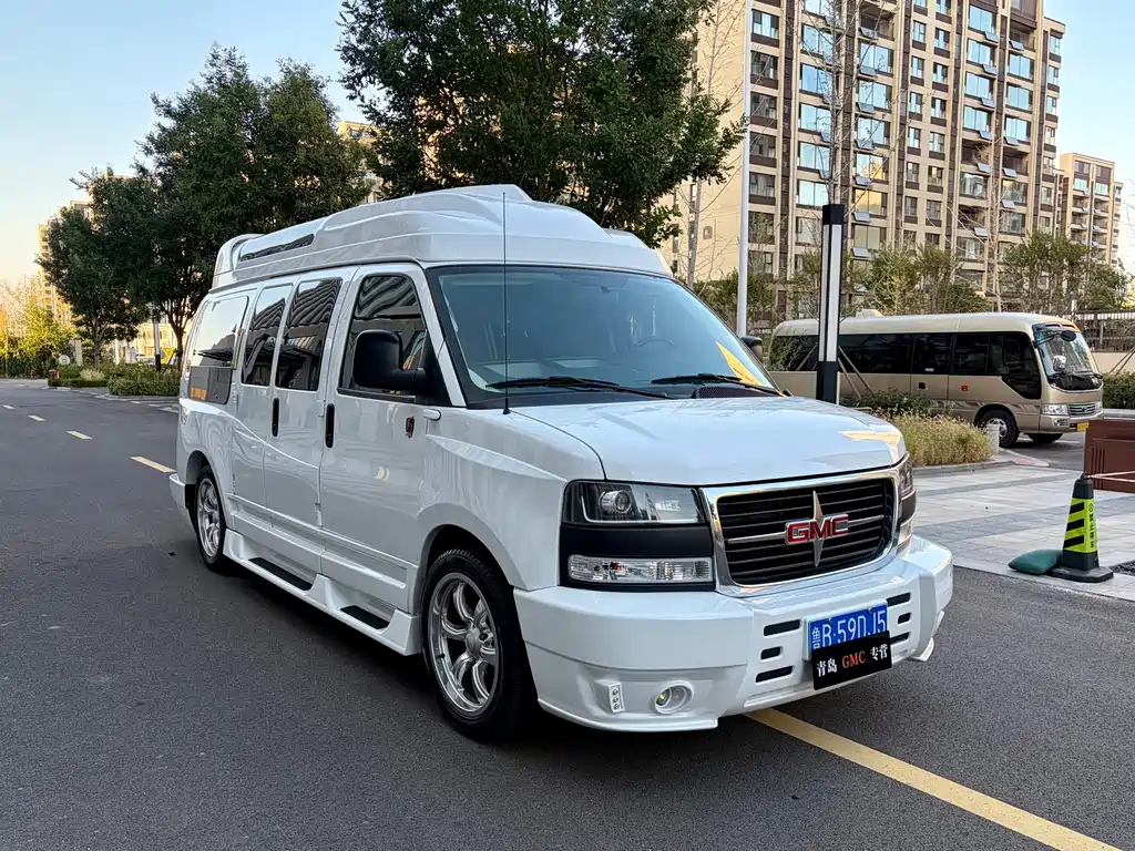 GMC Savana — миниатюра 2