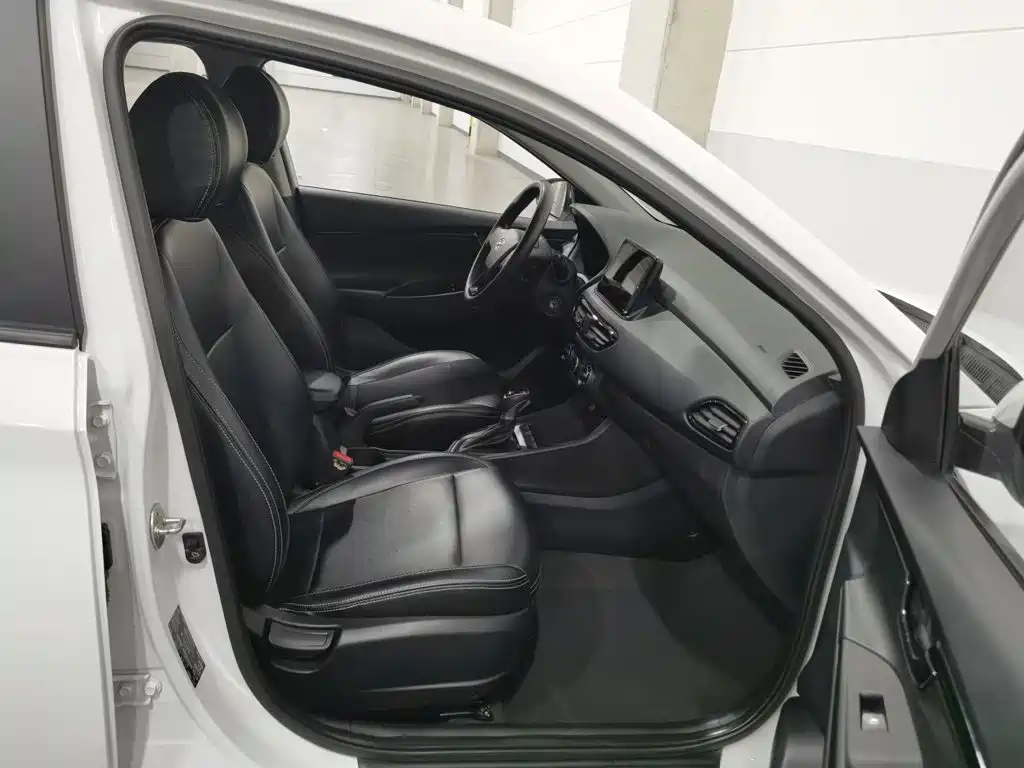 Hyundai Elantra — миниатюра 23