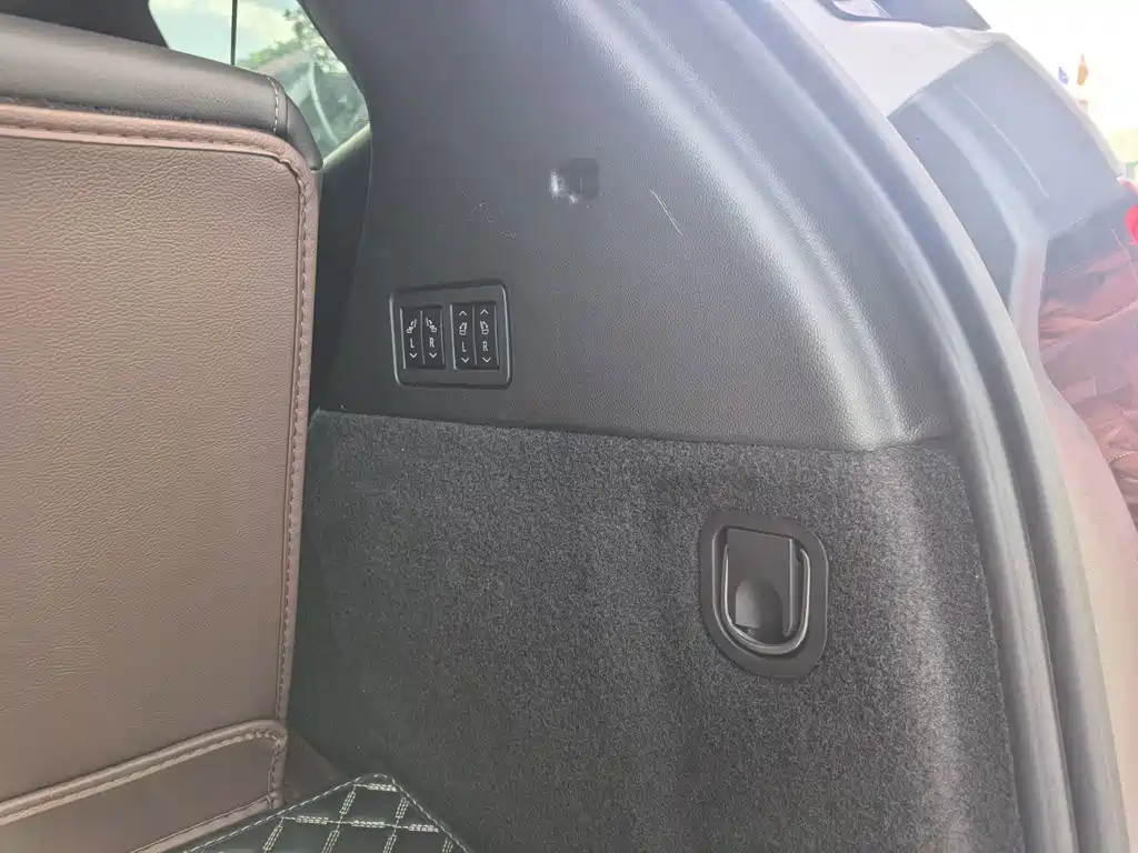 Cadillac XT6 — миниатюра 9