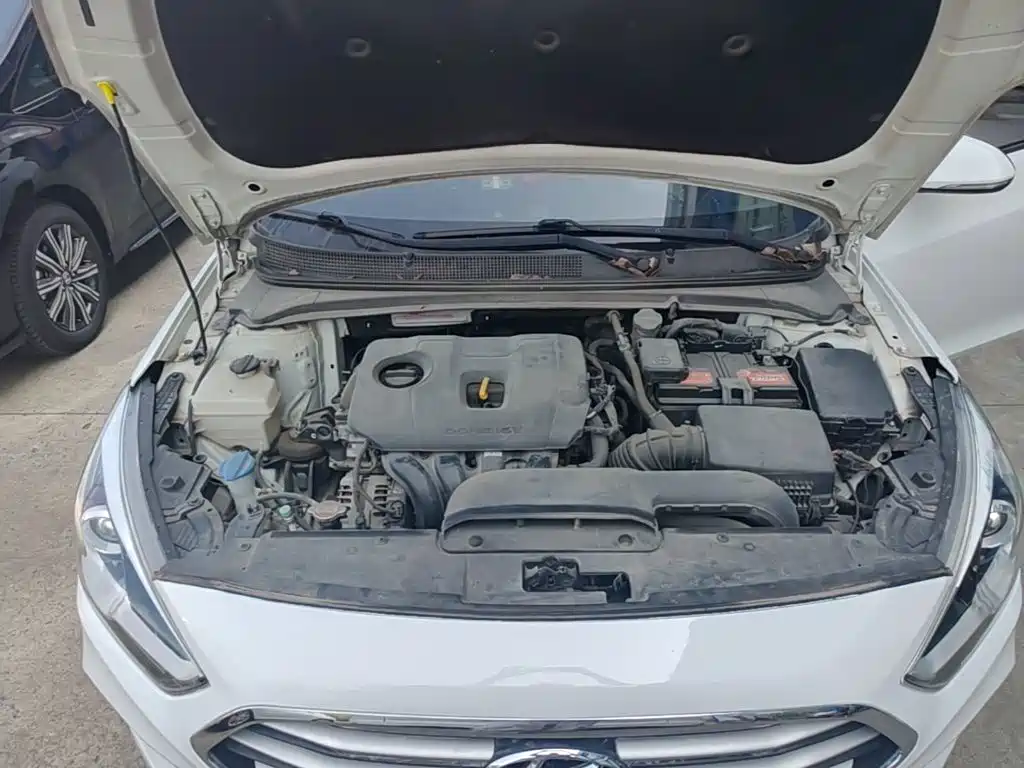 Hyundai Mistra — миниатюра 20