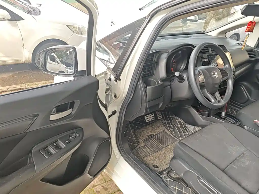 Honda Fit — миниатюра 16