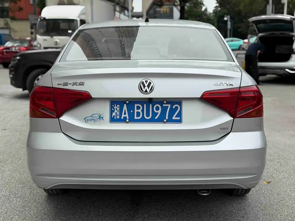 Volkswagen Jetta — миниатюра 5