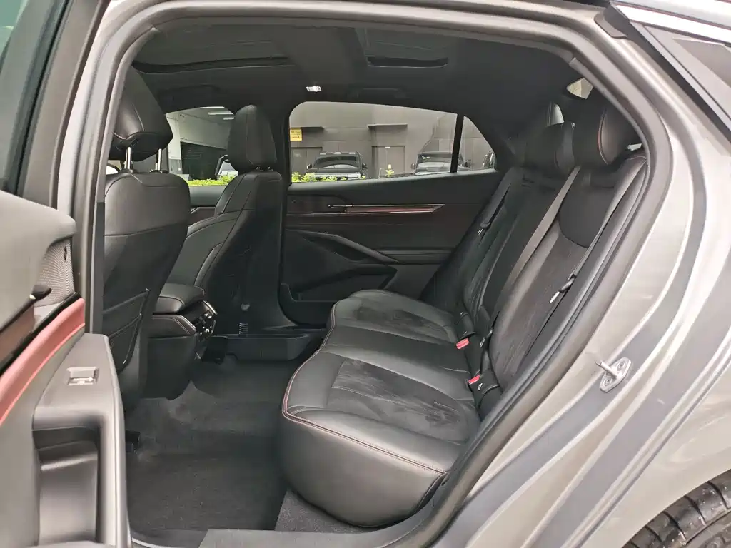 Ford Mondeo — миниатюра 6