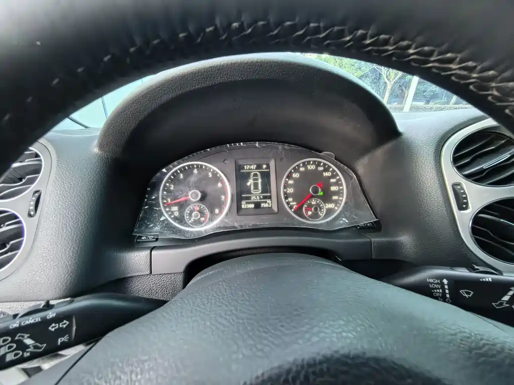 Volkswagen Tiguan — миниатюра 13