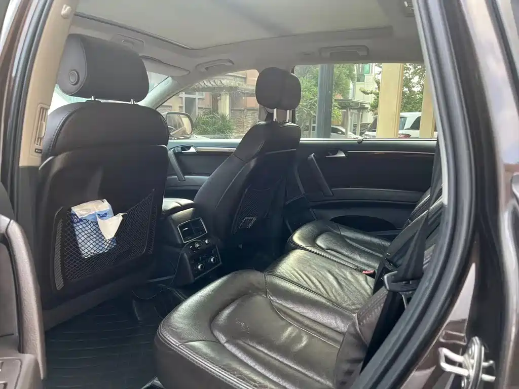 Audi Q7 — миниатюра 10