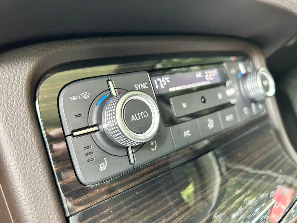 Volkswagen Touareg — миниатюра 14