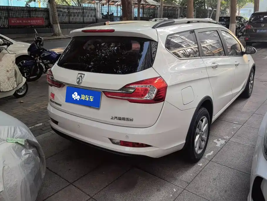 Baojun 310W — миниатюра 3