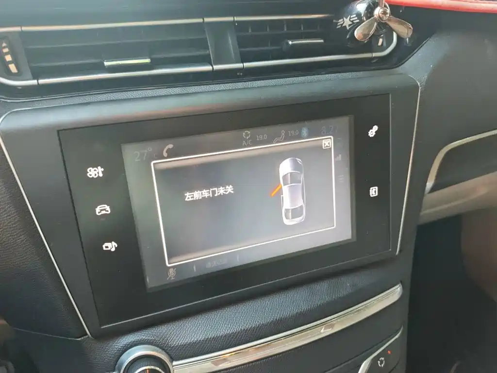 Peugeot 408 — миниатюра 14