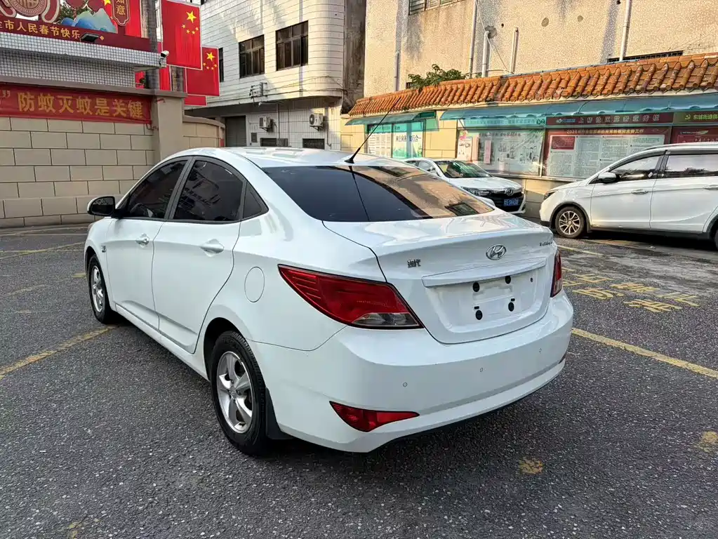 Hyundai Verna — миниатюра 6