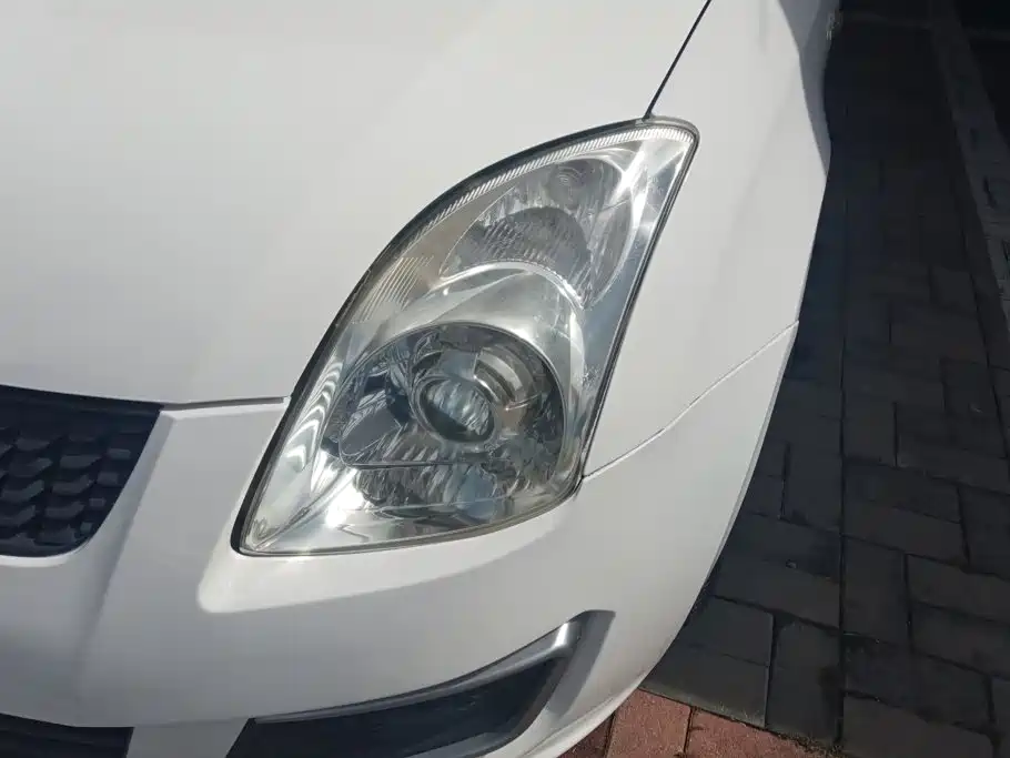 Suzuki Swift — миниатюра 5