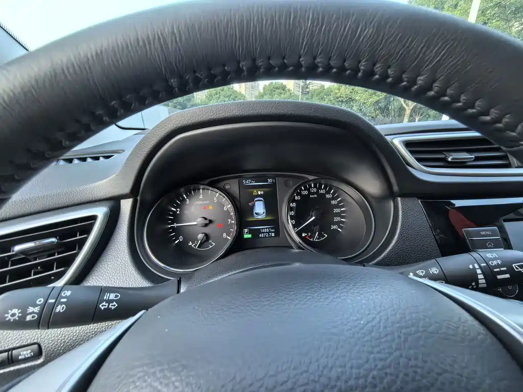 Nissan Qashqai — миниатюра 11